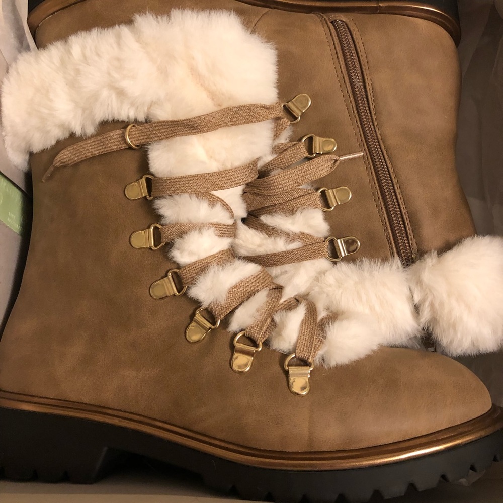 boots faux fur. Brand new in box